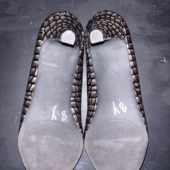 Coach and Four Gray and Black Snakeskin Heels - Picture 5 of 6